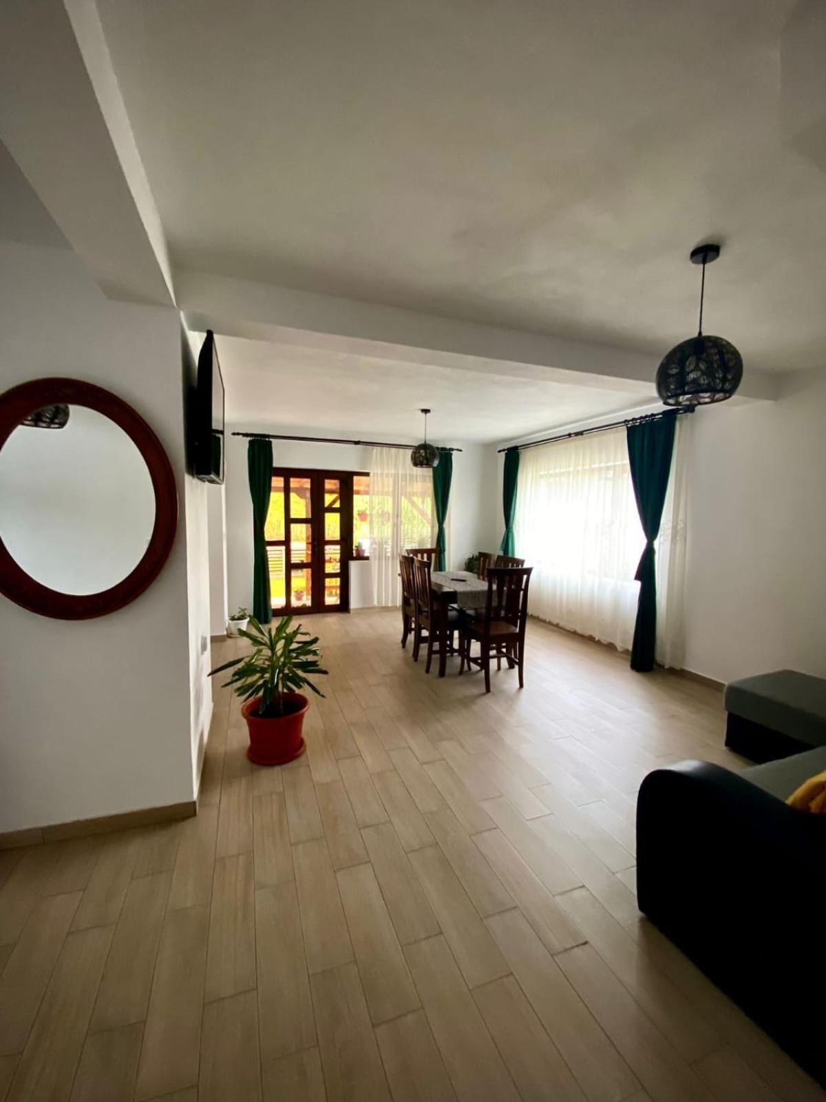 Отель Casa Alex Куртя-де-Арджеш Экстерьер фото