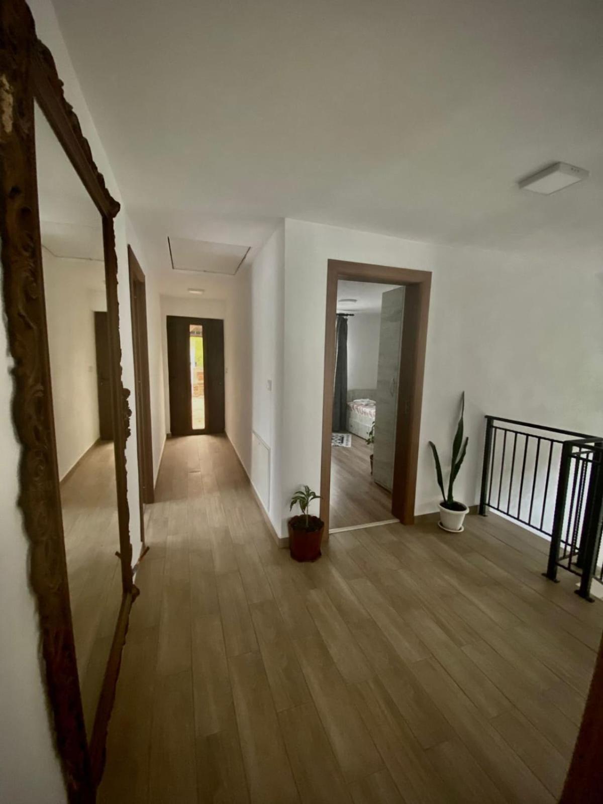 Отель Casa Alex Куртя-де-Арджеш Экстерьер фото