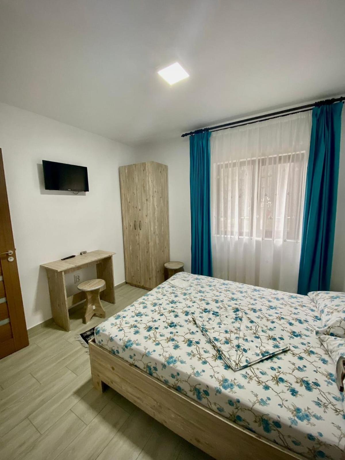 Отель Casa Alex Куртя-де-Арджеш Экстерьер фото