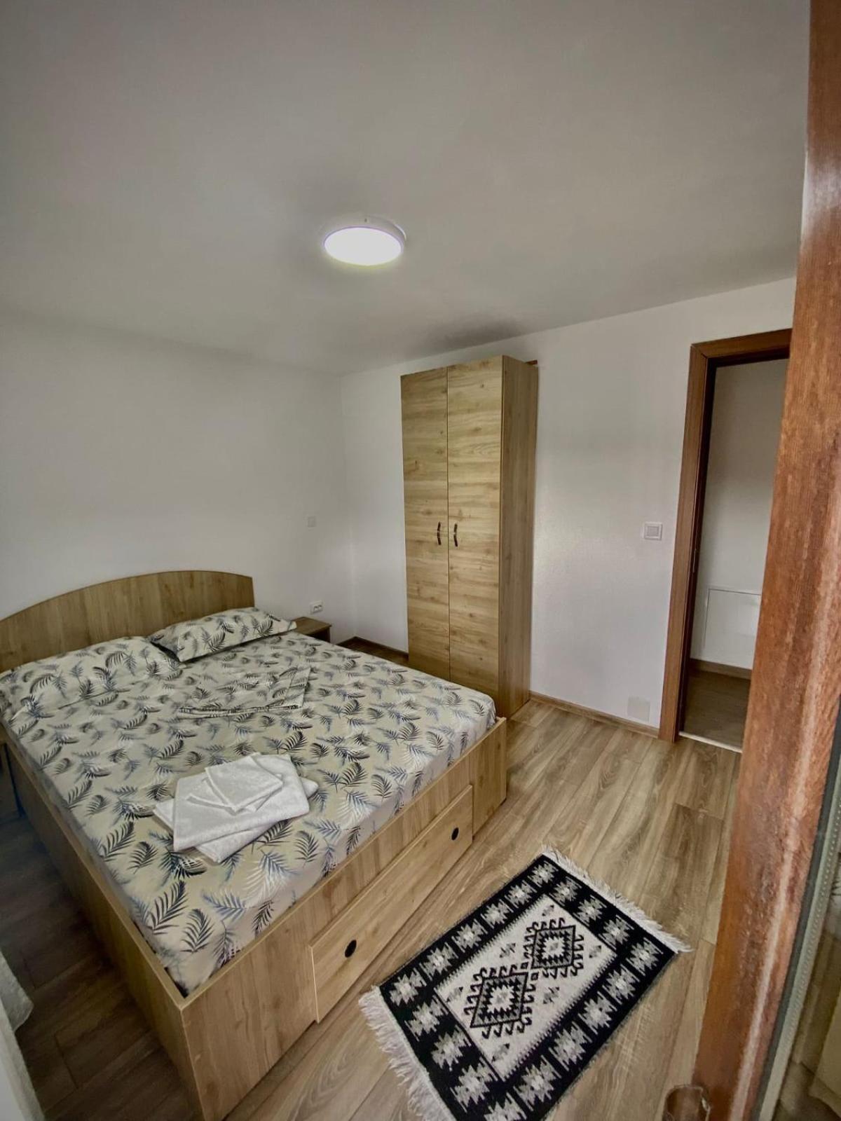 Отель Casa Alex Куртя-де-Арджеш Экстерьер фото